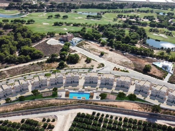 Nowoczesne bungalowy przy polu golfowym w Lo Romero Golf