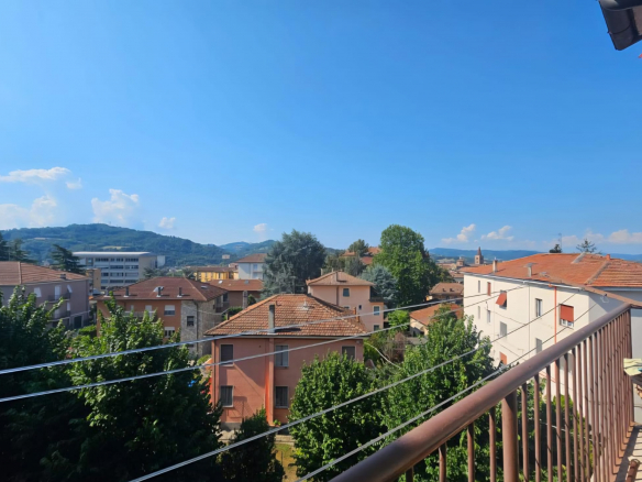 Mieszkanie z miejscem parkingowym w Acqui Terme