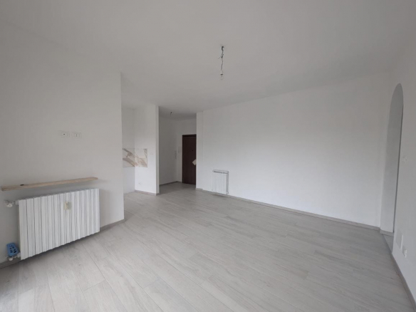 Przestronne mieszkanie po generalnym remoncie w centrum Acqui Terme