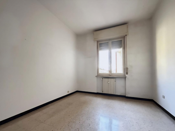 Przestronne mieszkanie w budynku z windą w centrum Acqui Terme