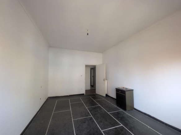 Przestronne mieszkanie do remontu w centrum Acqui Terme