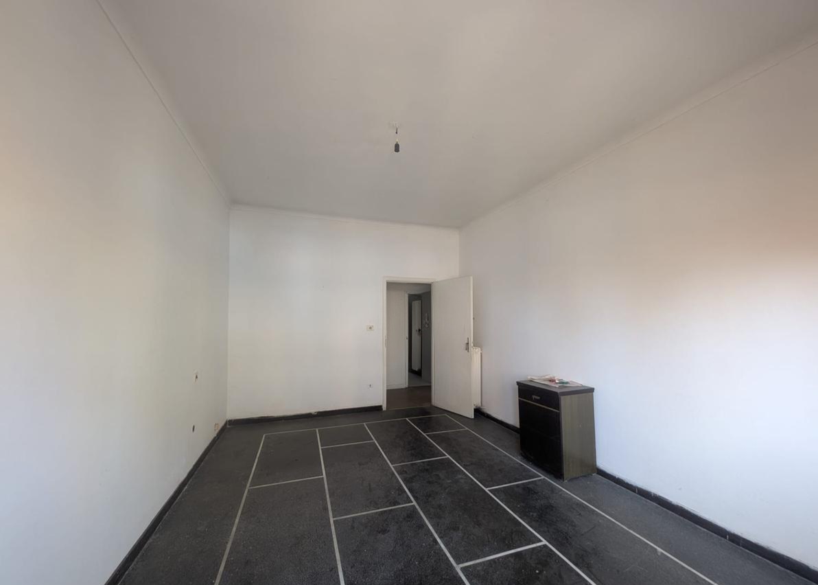 Przestronne mieszkanie do remontu w centrum Acqui Terme
