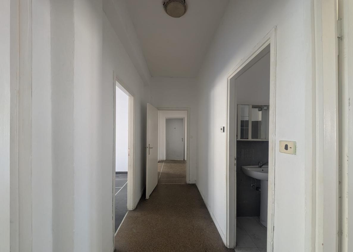 Przestronne mieszkanie do remontu w centrum Acqui Terme