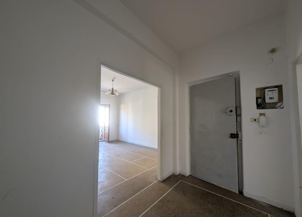 Przestronne mieszkanie do remontu w centrum Acqui Terme
