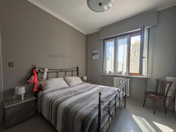 Mieszkanie po remoncie z dużym balkonem w centrum Acqui Terme