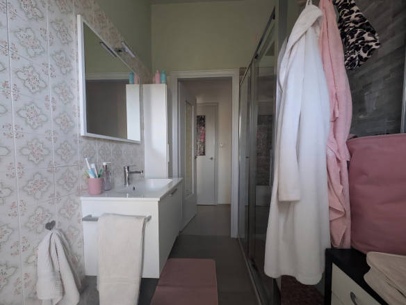 Mieszkanie po remoncie z dużym balkonem w centrum Acqui Terme
