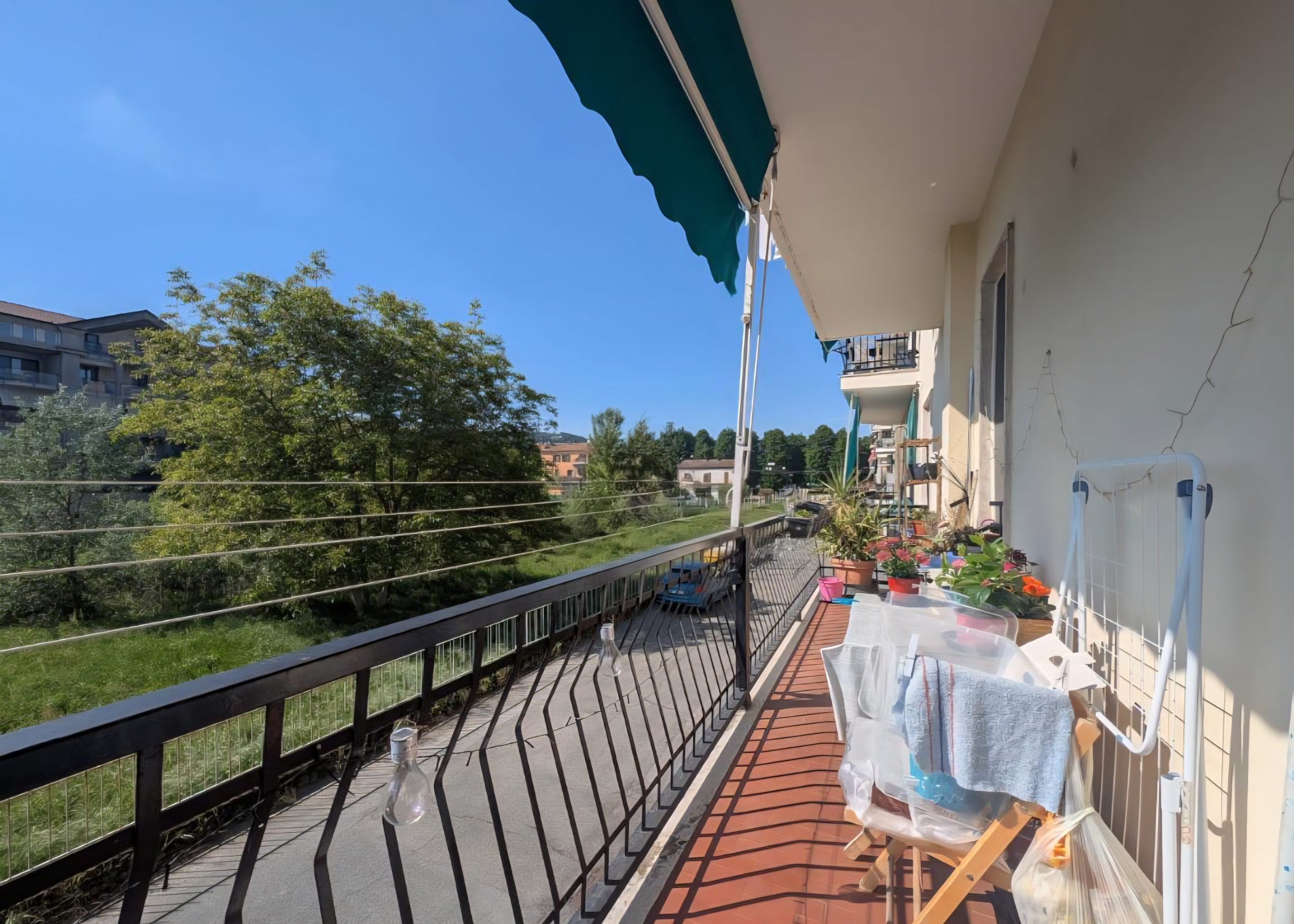 Mieszkanie po remoncie z dużym balkonem w centrum Acqui Terme