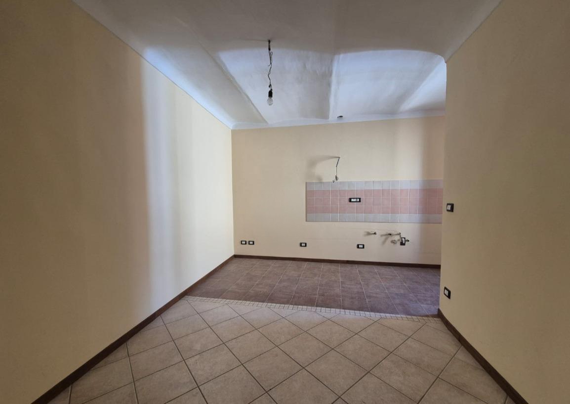 Mieszkanie dwupokojowe do remontu w centrum Ponti
