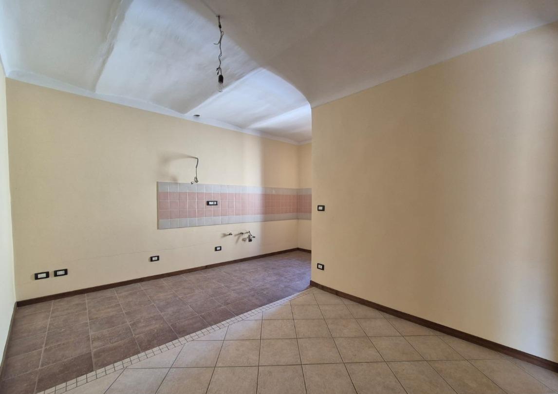 Mieszkanie dwupokojowe do remontu w centrum Ponti