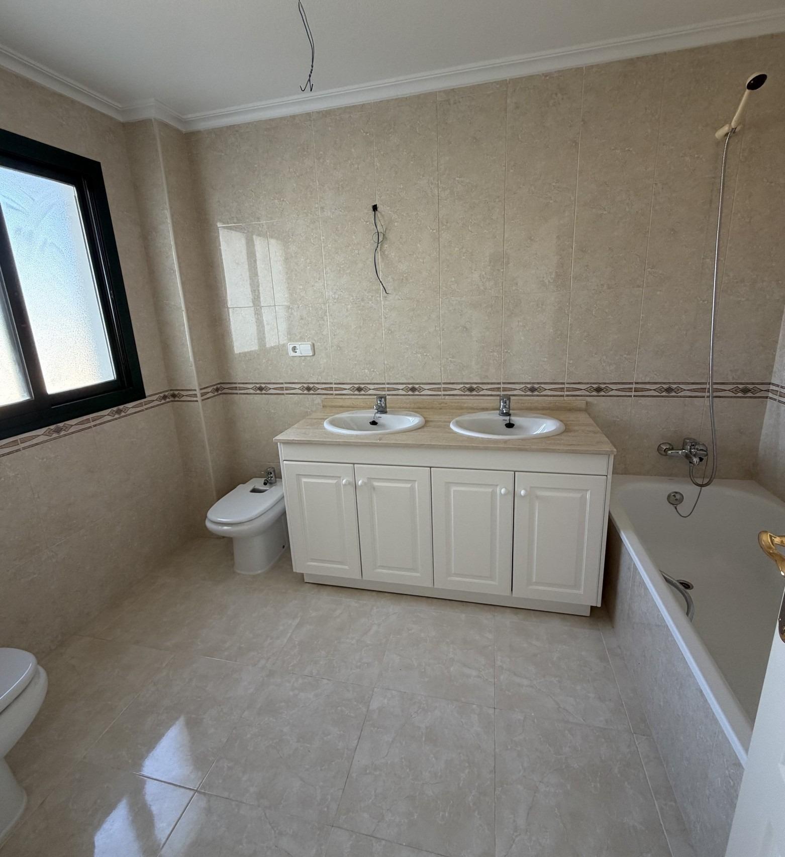 18-10-1.jpg-1 Gotowe do zamieszkania apartamenty w Lomas de Campoamor – Orihuela Costa