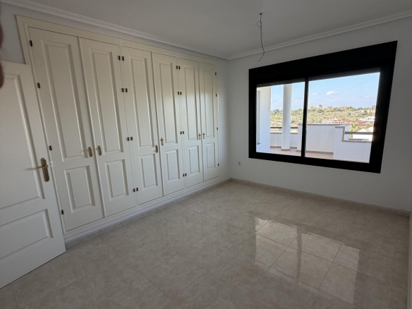 Gotowe do zamieszkania apartamenty w Lomas de Campoamor – Orihuela Costa
