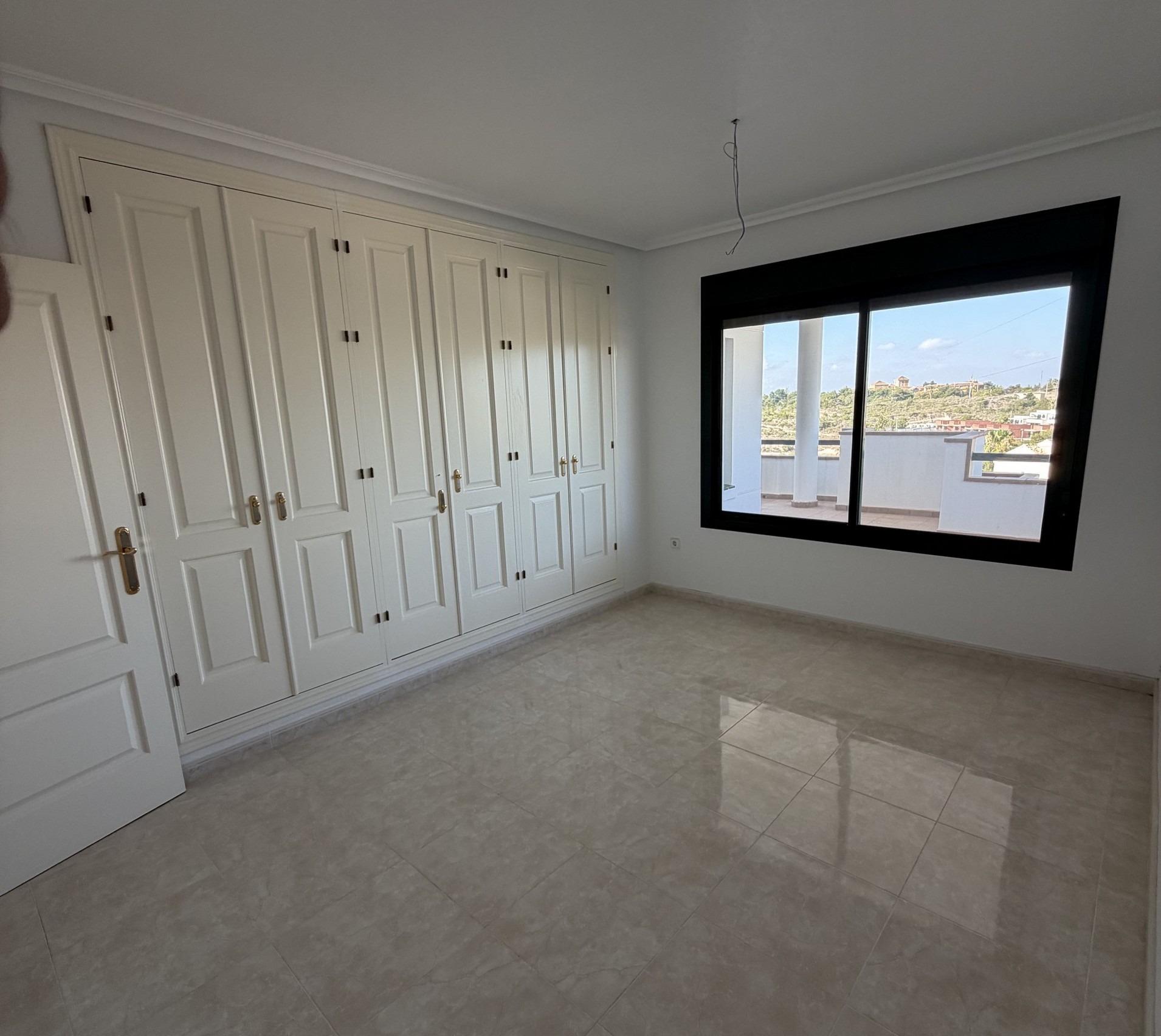 18-12-1.jpg-1 Gotowe do zamieszkania apartamenty w Lomas de Campoamor – Orihuela Costa