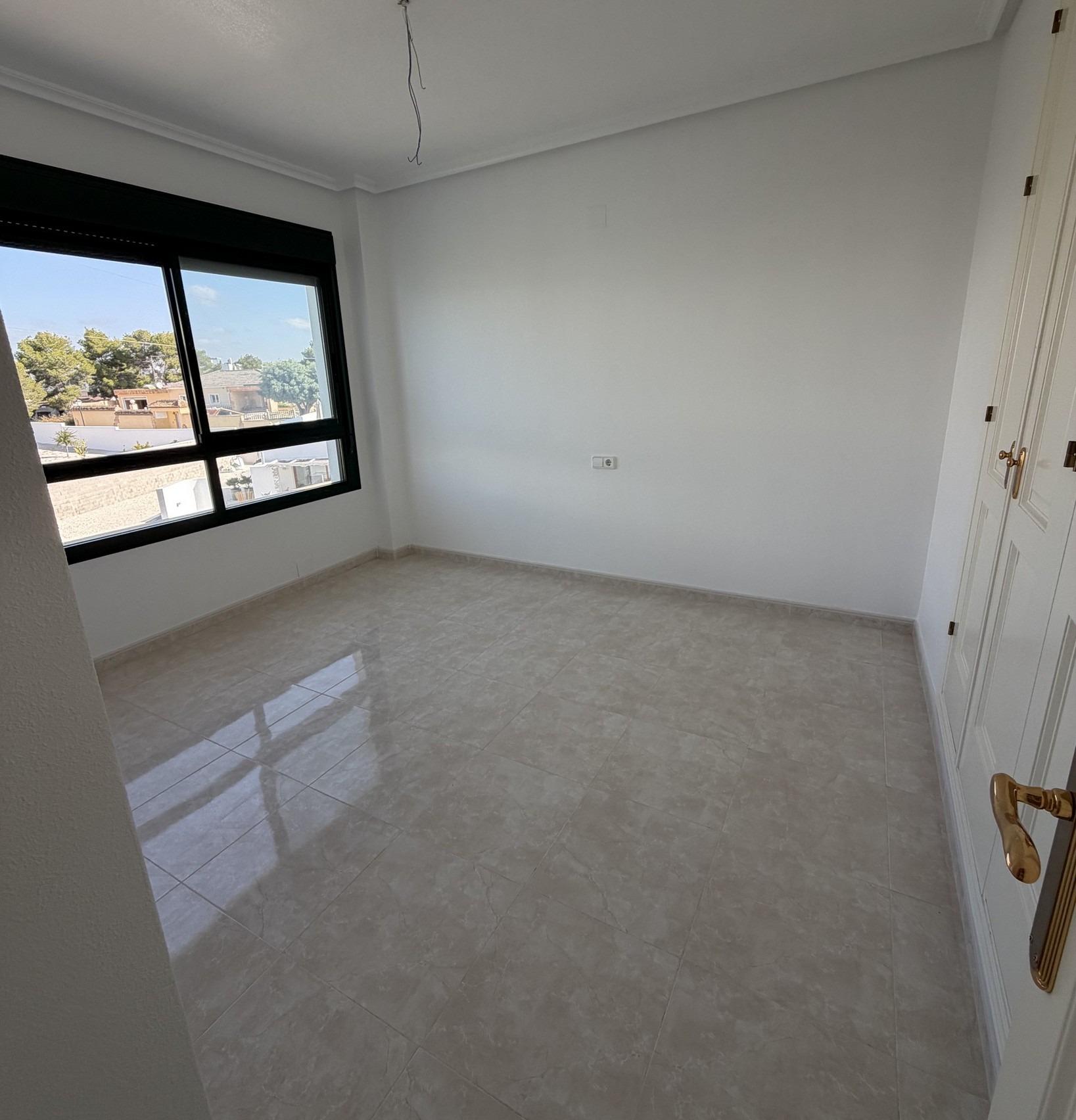 18-13.jpg Gotowe do zamieszkania apartamenty w Lomas de Campoamor – Orihuela Costa