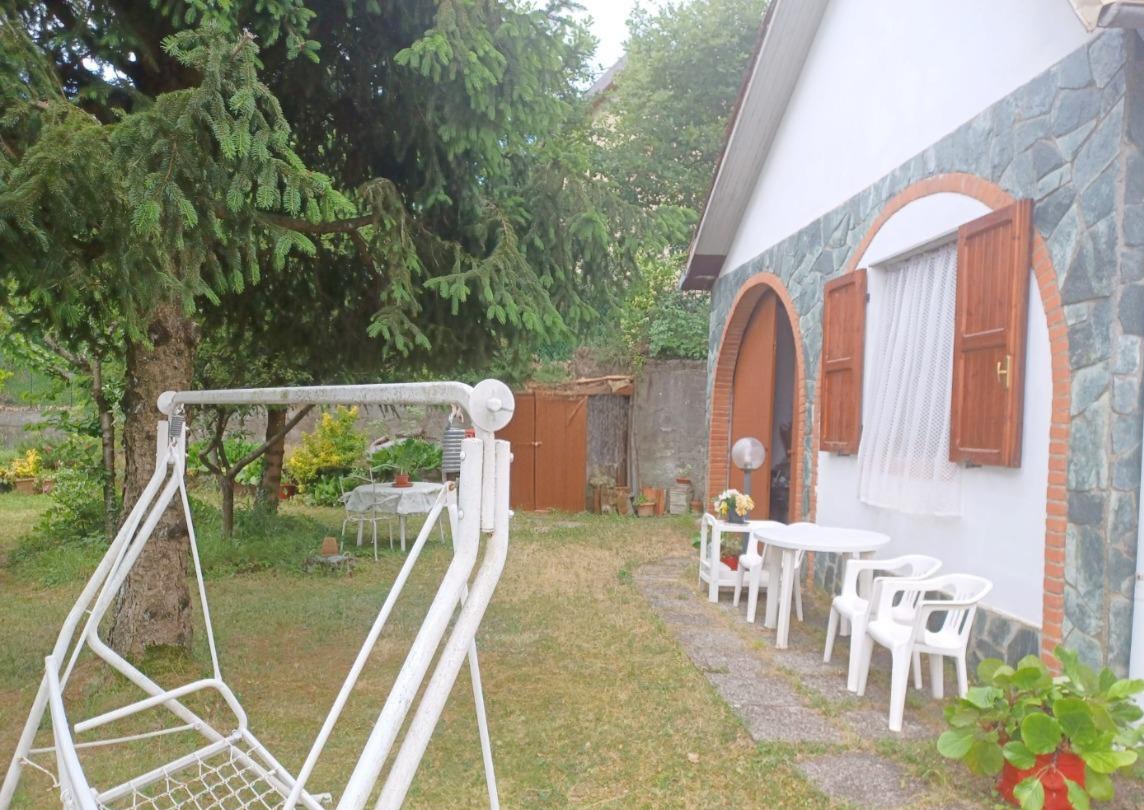 1000123405 Wolnostojący dom z prywatnym ogrodem w Cimaferle – w sercu Piemontu