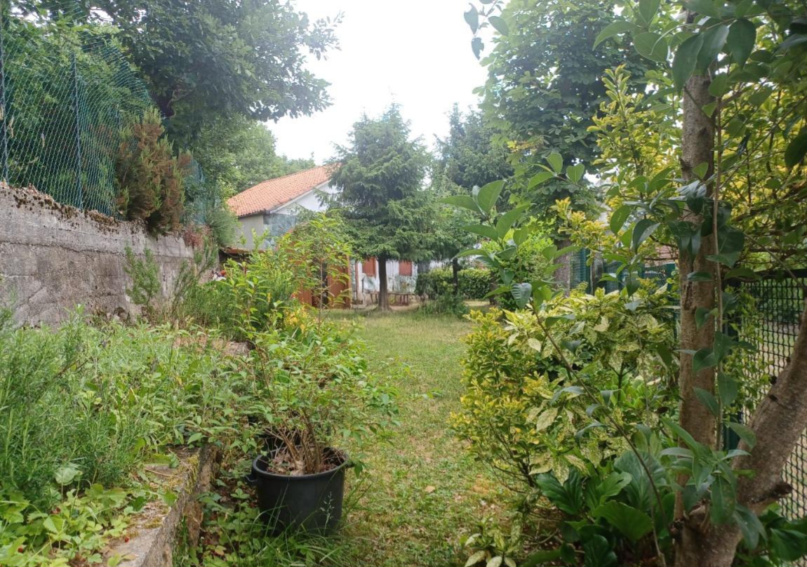 1000123407 Wolnostojący dom z prywatnym ogrodem w Cimaferle – w sercu Piemontu