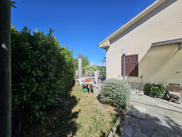 Wolnostojący dom na sprzedaż w Prasco