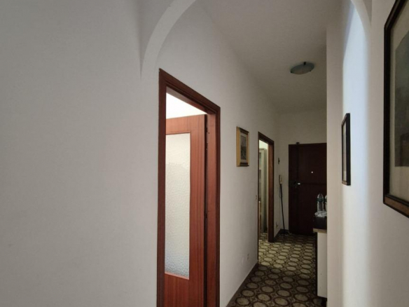 Mieszkanie z 2 sypialniami, garażem i balkonem w Terzo – Piemont