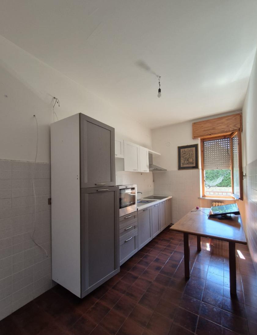 1000126928 Mieszkanie z 2 sypialniami, garażem i balkonem w Terzo – Piemont