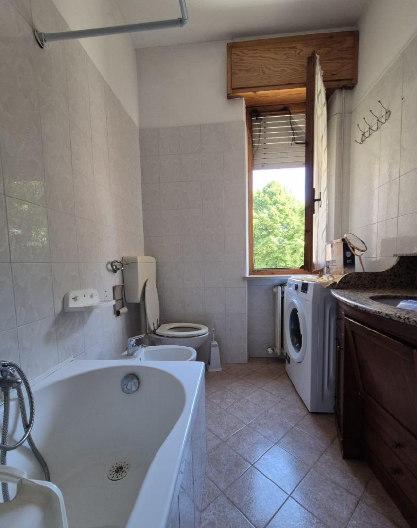 1000126936 Mieszkanie z 2 sypialniami, garażem i balkonem w Terzo – Piemont