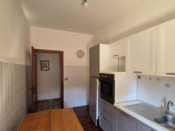 Mieszkanie z 2 sypialniami, garażem i balkonem w Terzo – Piemont
