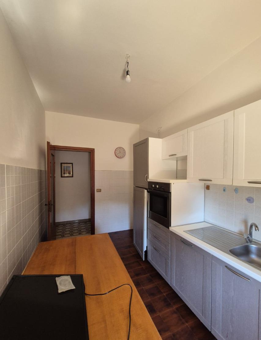 1000126938 Mieszkanie z 2 sypialniami, garażem i balkonem w Terzo – Piemont