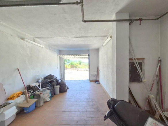 Mieszkanie z 2 sypialniami, garażem i balkonem w Terzo – Piemont