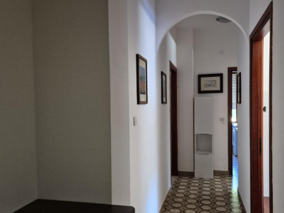 Mieszkanie z 2 sypialniami, garażem i balkonem w Terzo – Piemont