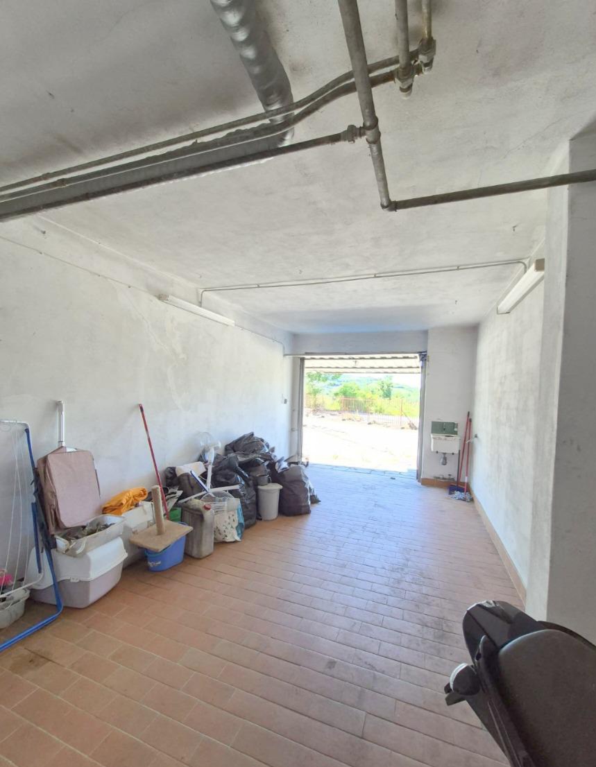 1000126942 Mieszkanie z 2 sypialniami, garażem i balkonem w Terzo – Piemont