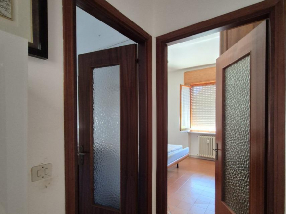 Mieszkanie z 2 sypialniami, garażem i balkonem w Terzo – Piemont