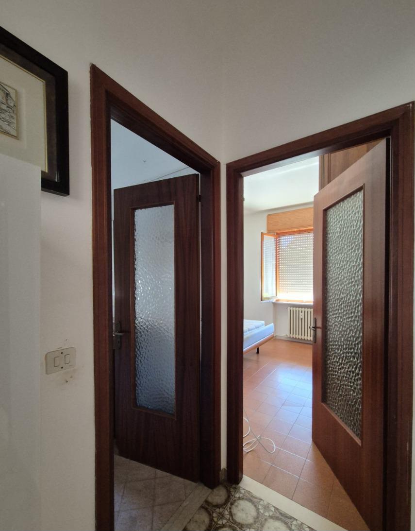 1000126945 Mieszkanie z 2 sypialniami, garażem i balkonem w Terzo – Piemont