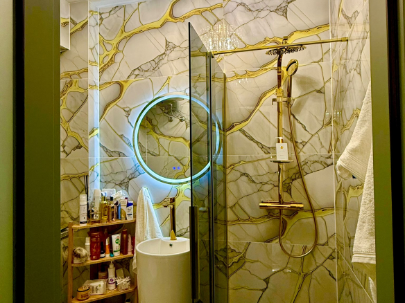 Wyremontowane mieszkanie na zamkniętym osiedlu San Rocco Residence, 200 metrów od morza w Isca Marina