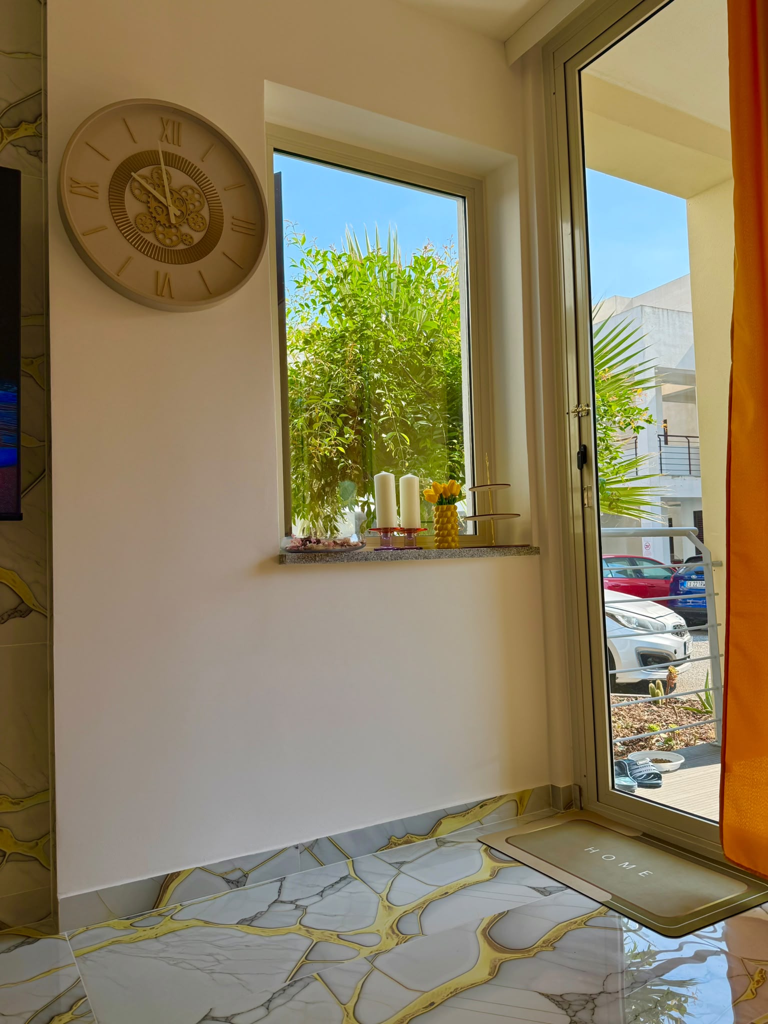 Wyremontowane mieszkanie na zamkniętym osiedlu San Rocco Residence, 200 metrów od morza w Isca Marina