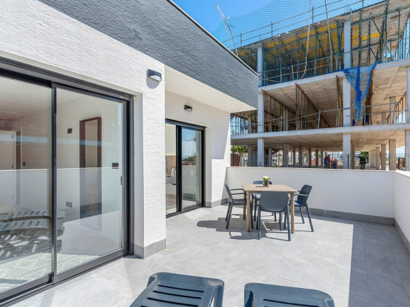 Nowe apartamenty z licencją turystyczną i widokiem na lagunę w El Raso – Guardamar del Segura