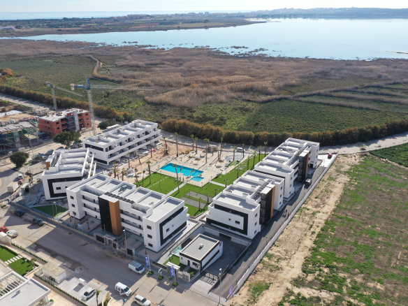 Nowe apartamenty z licencją turystyczną i widokiem na lagunę w El Raso – Guardamar del Segura