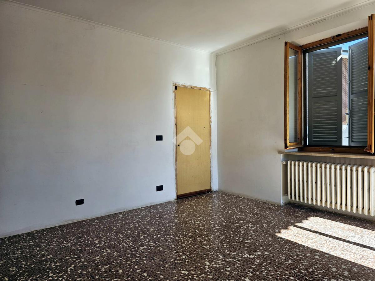 gallery-104 Dom wolnostojący z dużym ogrodem i garażem w Cassine