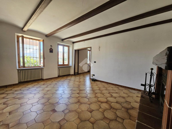 Dom wolnostojący z dużym ogrodem i garażem w Cassine
