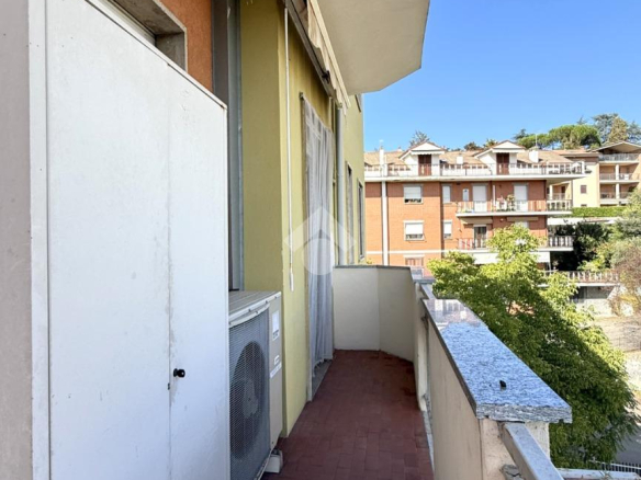 Przestronne mieszkanie z 3 sypialniami i balkonami w Acqui Terme