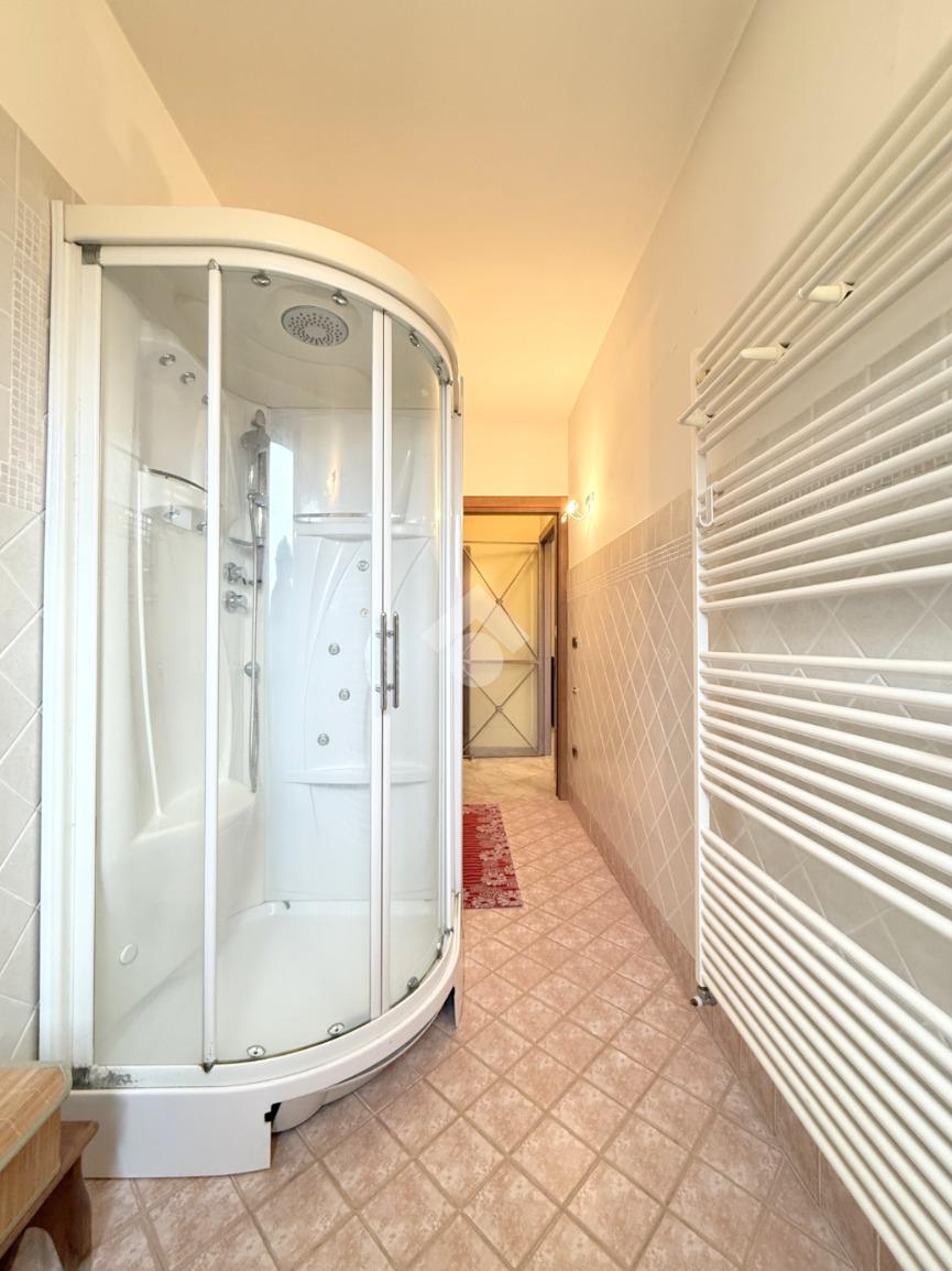 gallery-211 Dom wolnostojący z ogrodem i dużym garażem niedaleko Acqui Terme