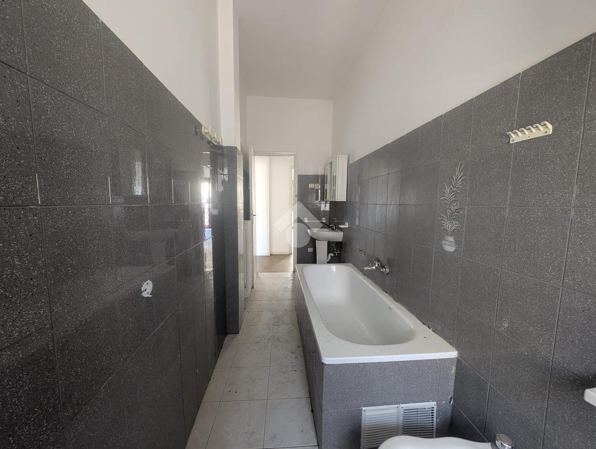 gallery-24 Przestronne mieszkanie 130 m² z 3 sypialniami w centrum Acqui Terme