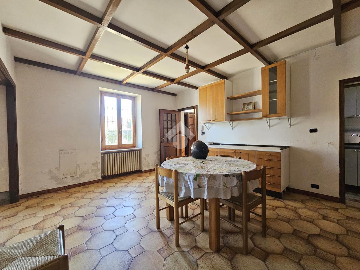 gallery-86 Dom wolnostojący z dużym ogrodem i garażem w Cassine