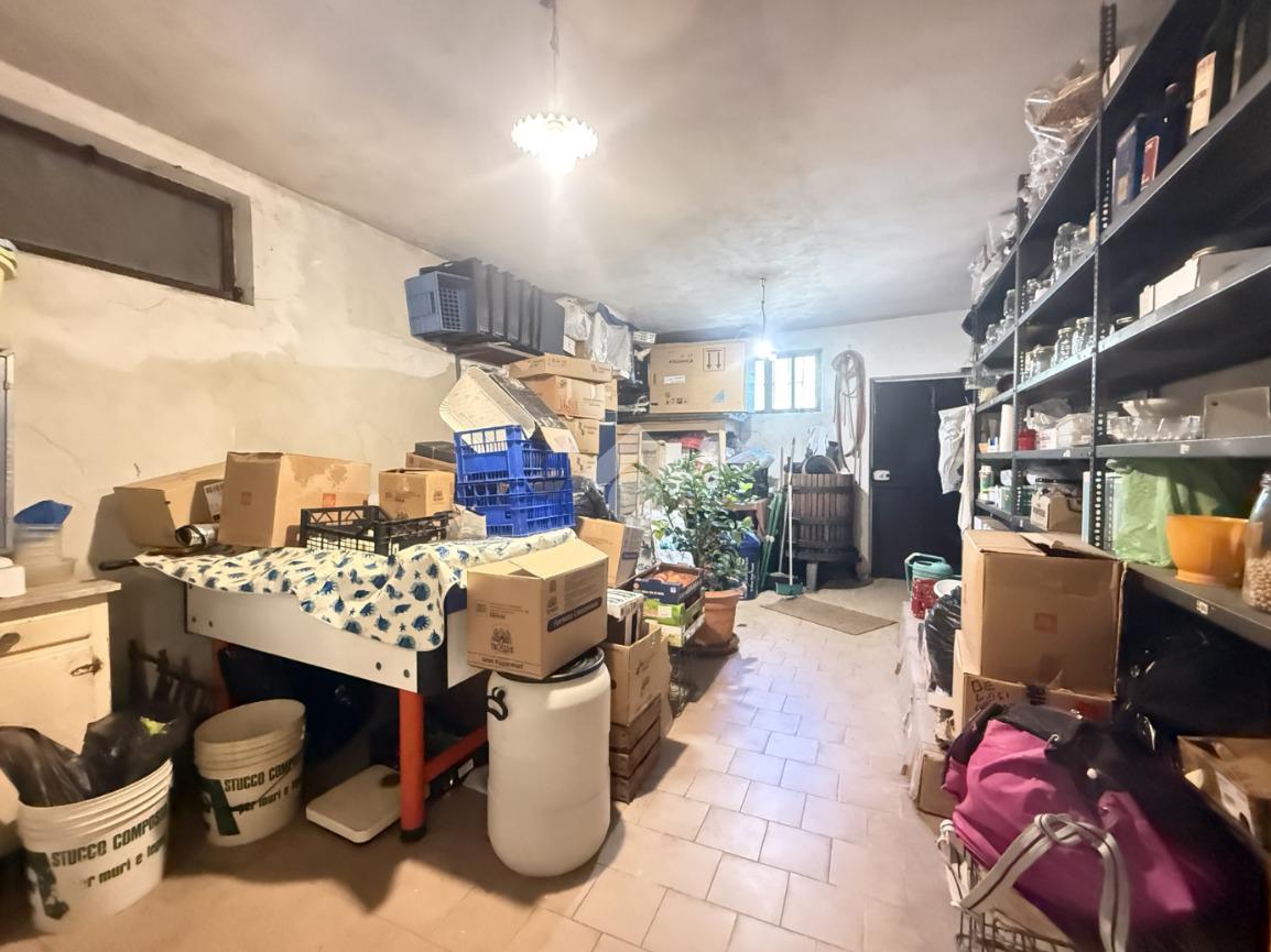 g10 Dom dwurodzinny z dużym ogrodem i garażem na 3 samochody w Acqui Terme