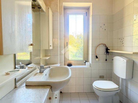 Dom dwurodzinny z dużym ogrodem i garażem na 3 samochody w Acqui Terme