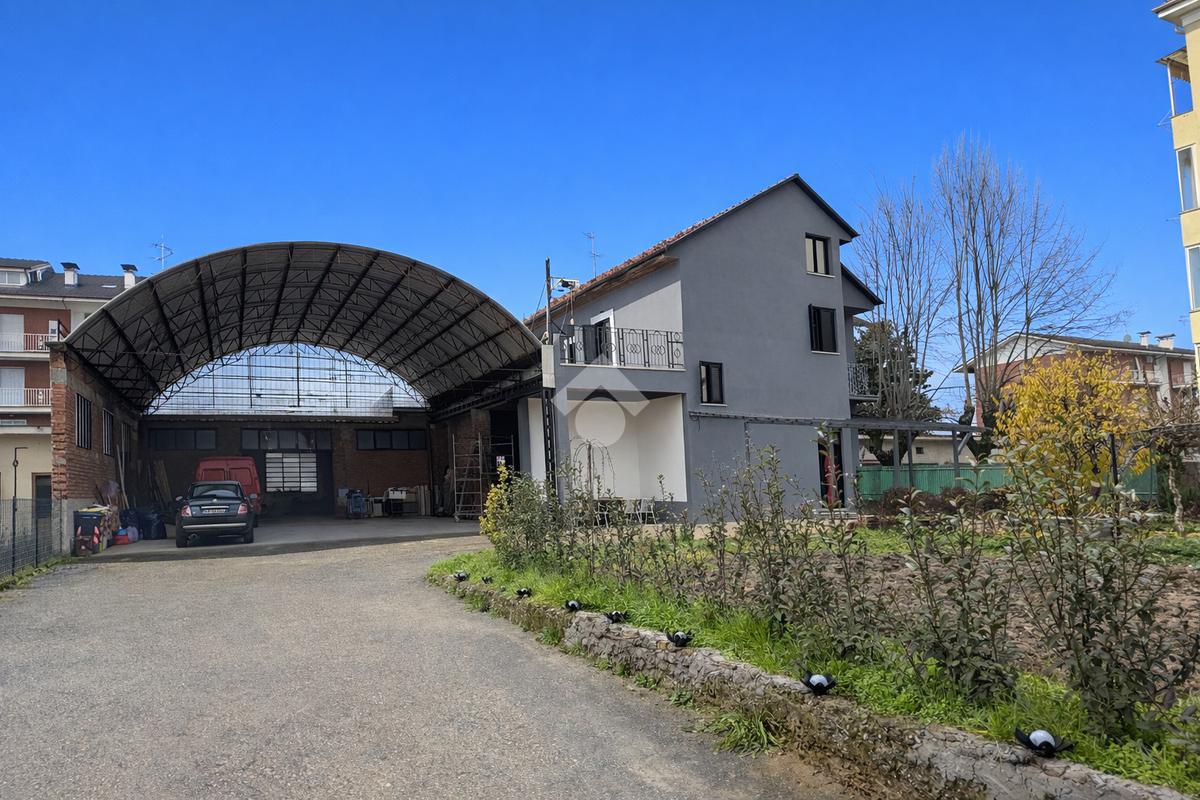 Przestronny dom wolnostojący z ogrodem i możliwością wydzielenia drugiego mieszkania w Acqui Terme