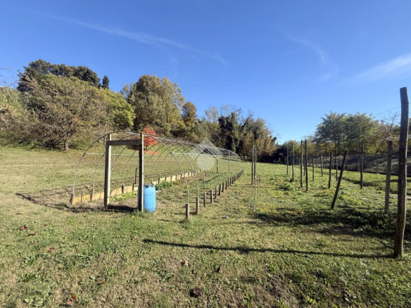 Dom dwurodzinny z dużym ogrodem i garażem na 3 samochody w Acqui Terme