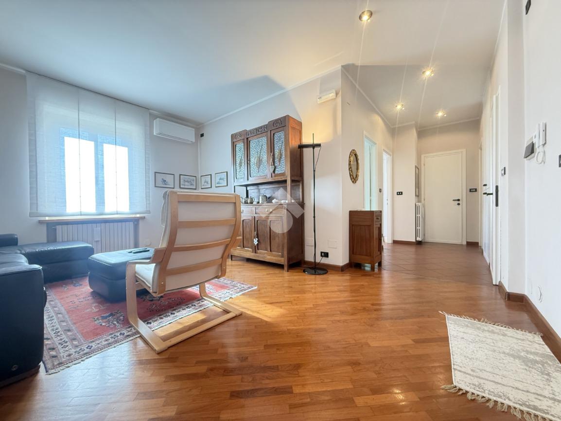 gallery-185 Dom dwurodzinny z dużym ogrodem i garażem na 3 samochody w Acqui Terme