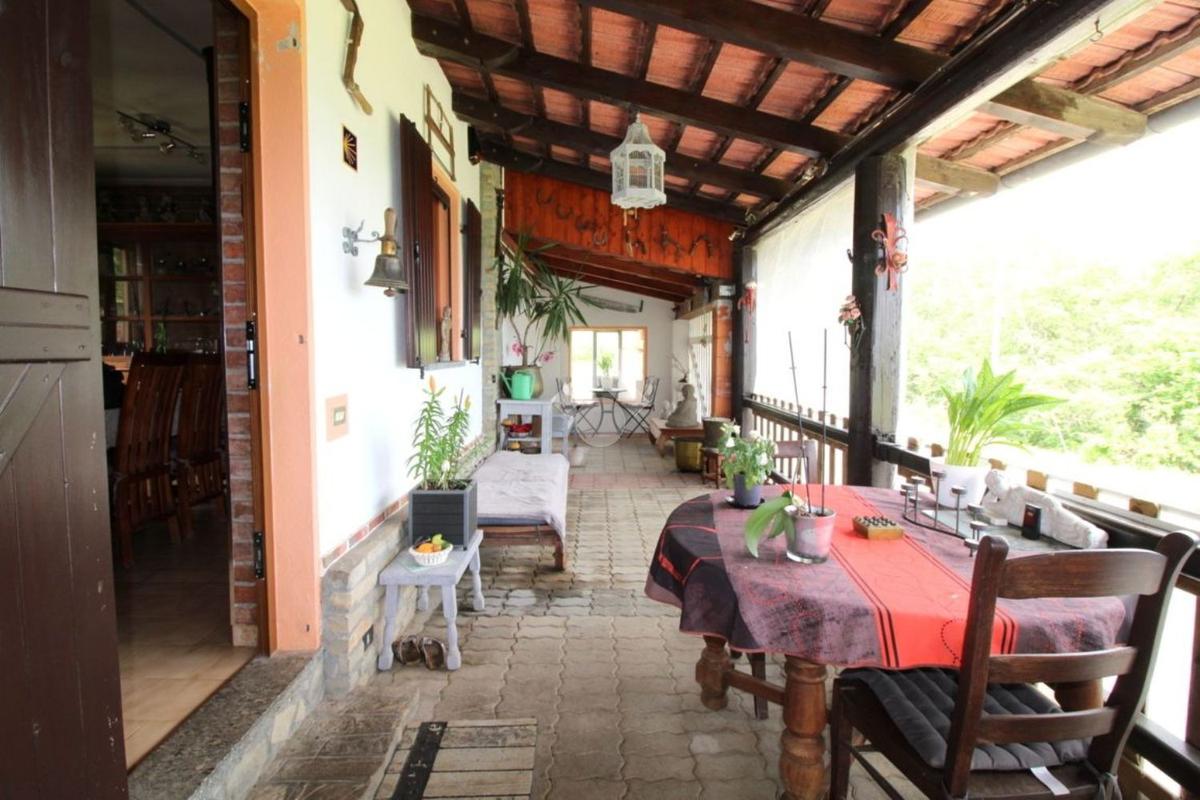 Dom z ponad 2 hektarami ziemi w Monastero Bormida – Piemont
