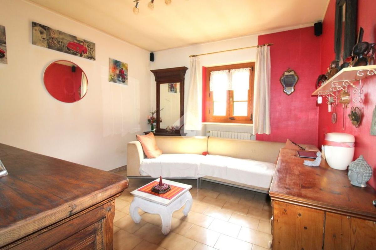 Dom z ponad 2 hektarami ziemi w Monastero Bormida – Piemont
