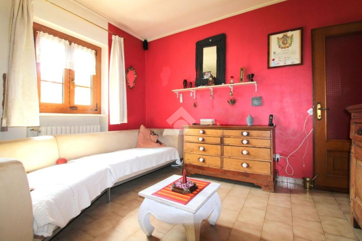 Dom z ponad 2 hektarami ziemi w Monastero Bormida – Piemont