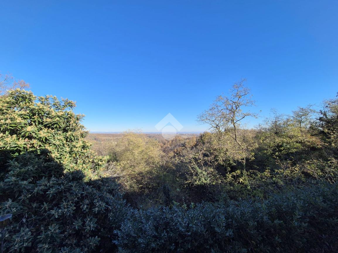 gallery-72 Wolnostojąca willa z ogrodem i panoramicznym tarasem w Maranzana – Piemont