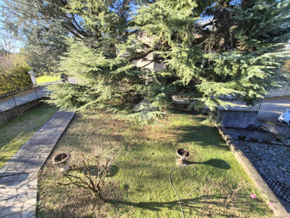 Wolnostojąca willa z ogrodem i panoramicznym tarasem w Maranzana – Piemont